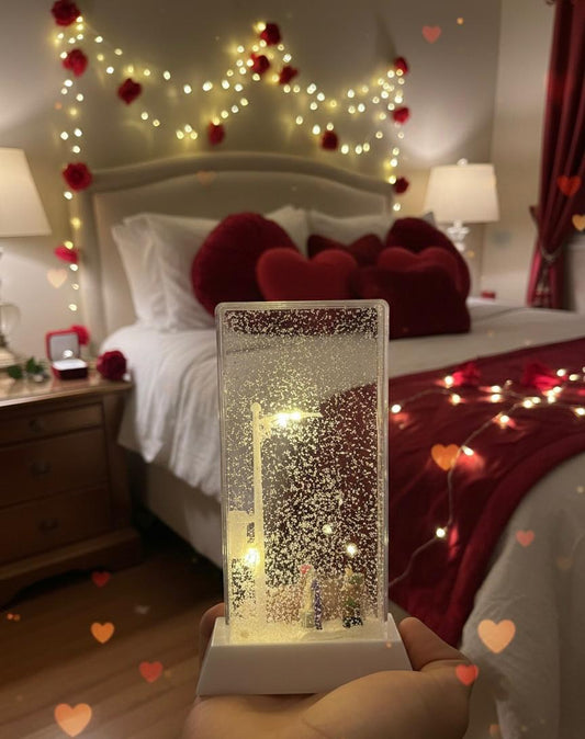 Sevgililer Tasarımlı Sokak Lambalı Kar Küresi